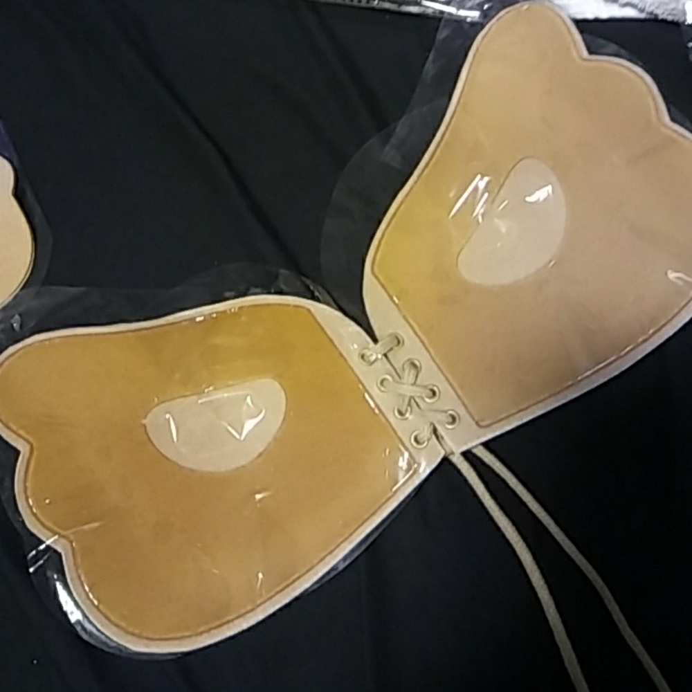 Sticky bras - Picture 3 of 3